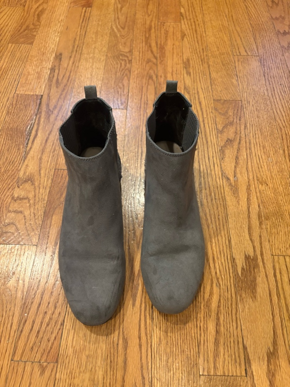 Kelly & Kate Kelin Gray Suede Chelsea Ankle Boots | Size 10